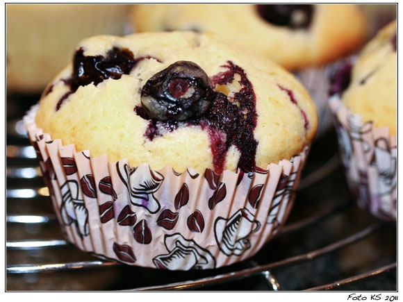 classic_blueberry_muffins.jpg